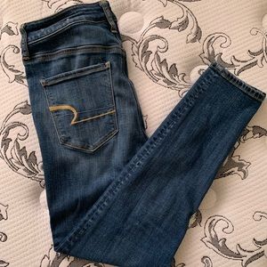 American Eagle High Rise Jegging .